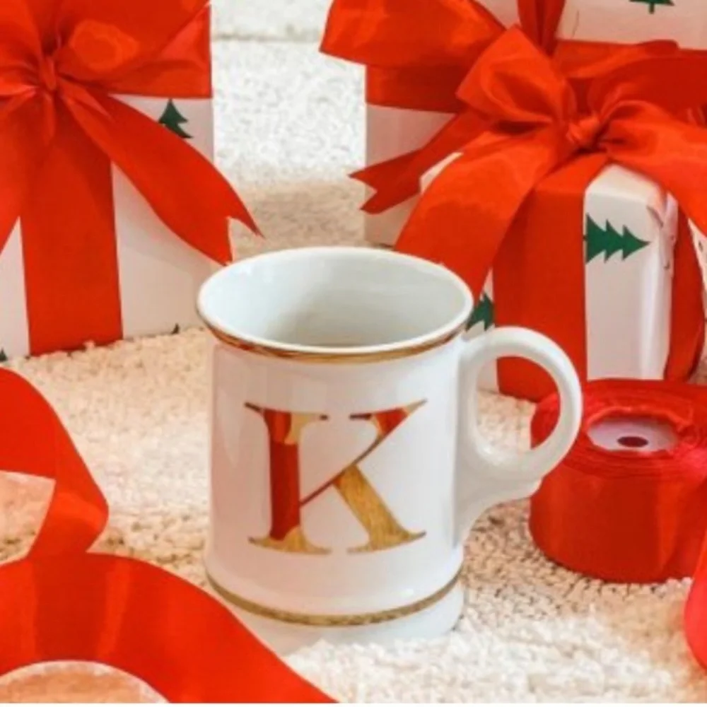 ☕️Williams Sonoma☕️Gold Monogram “K” Coffee Mug